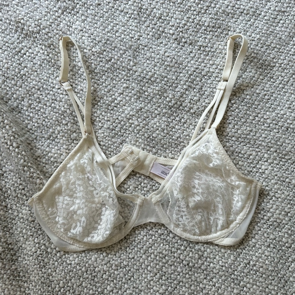 Off White Lacey Bra